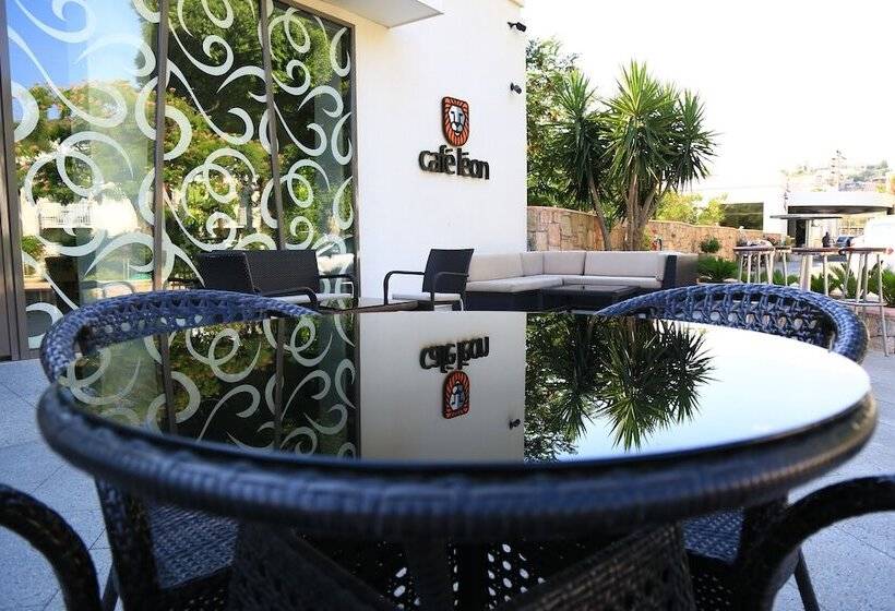 Hotelli Mandarin Resort & Spa