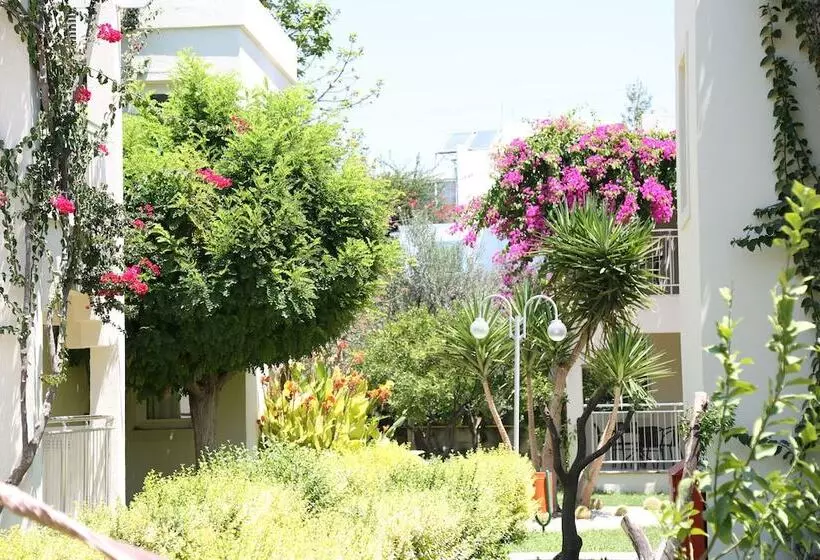 Отель Mandarin Resort & Spa