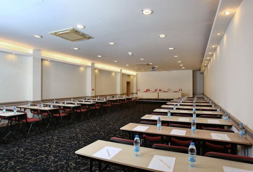 Hotelli Mandarin Resort & Spa