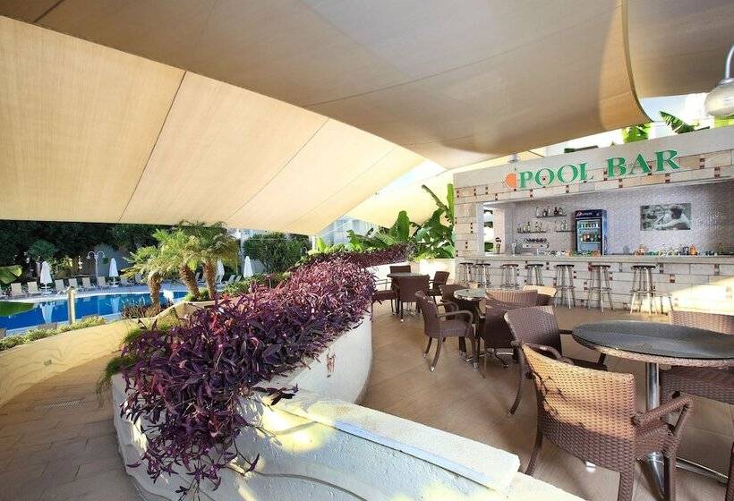 Hotelli Mandarin Resort & Spa