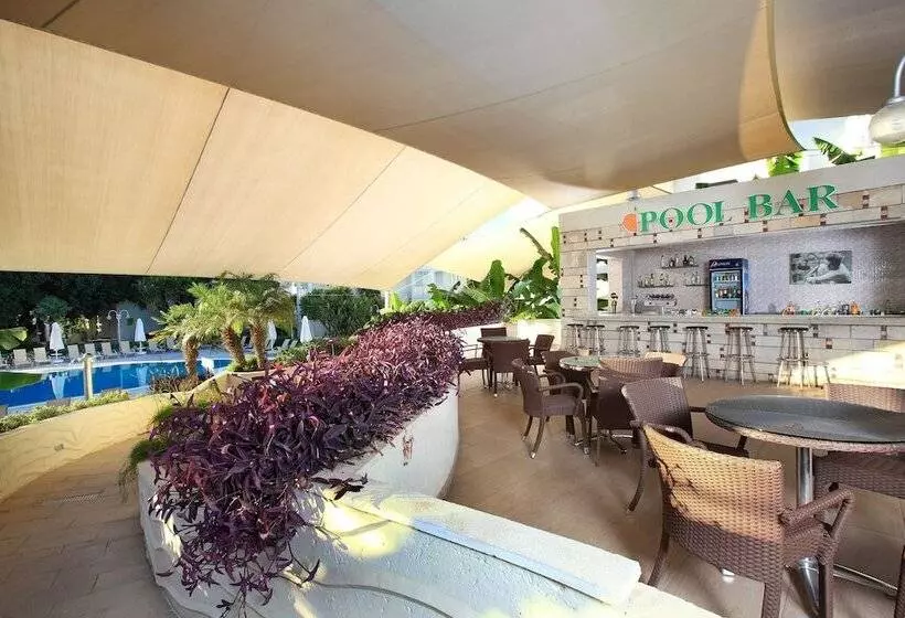 Отель Mandarin Resort & Spa