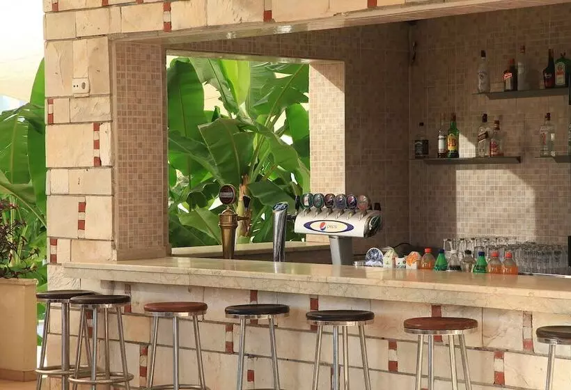 Отель Mandarin Resort & Spa