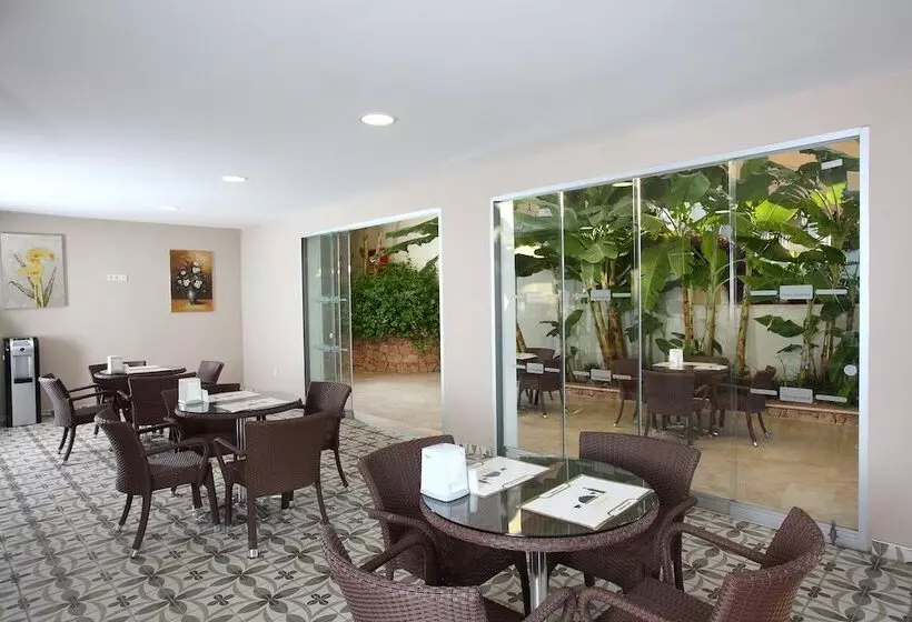 Отель Mandarin Resort & Spa