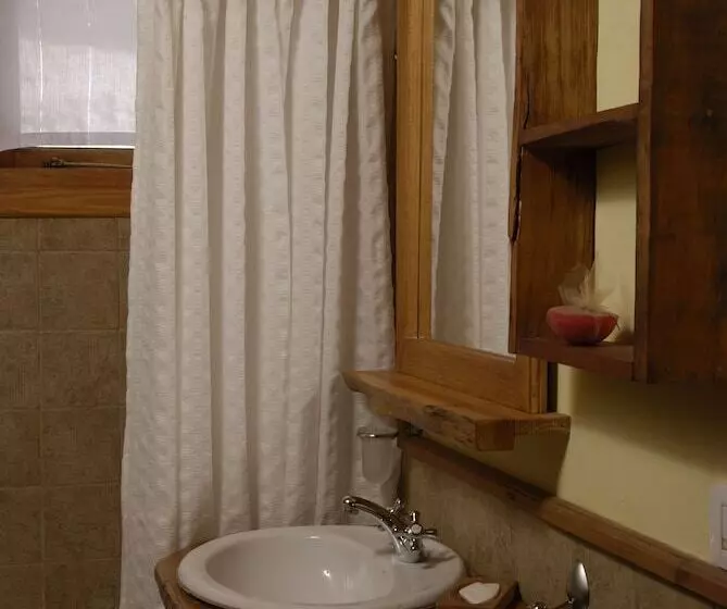 هتل Miradores Del Lanin