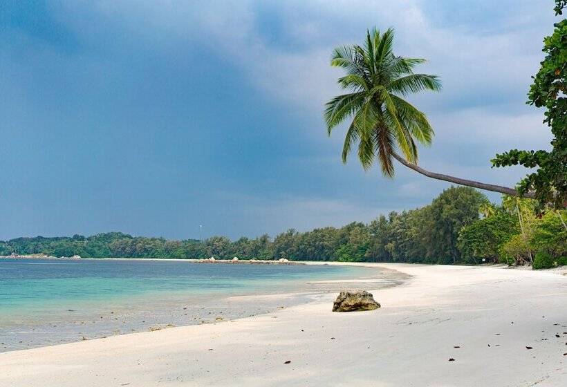 Hotel Nirwana Beach Club