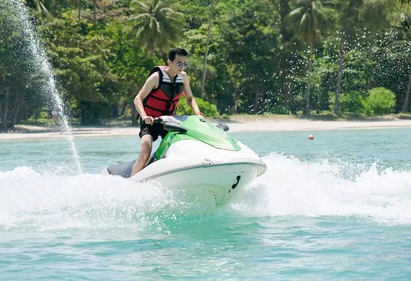 בית מלון כפרי Nirwana Beach Club