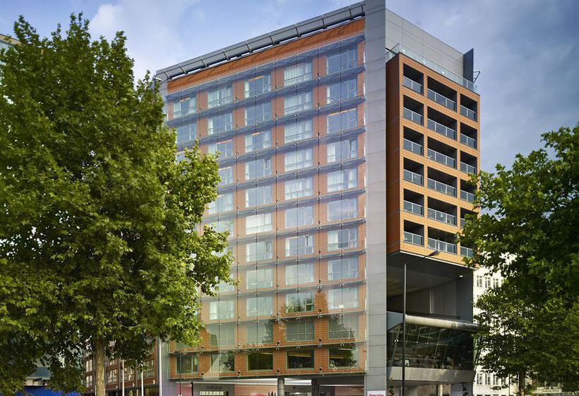 هتل Plaza On The River