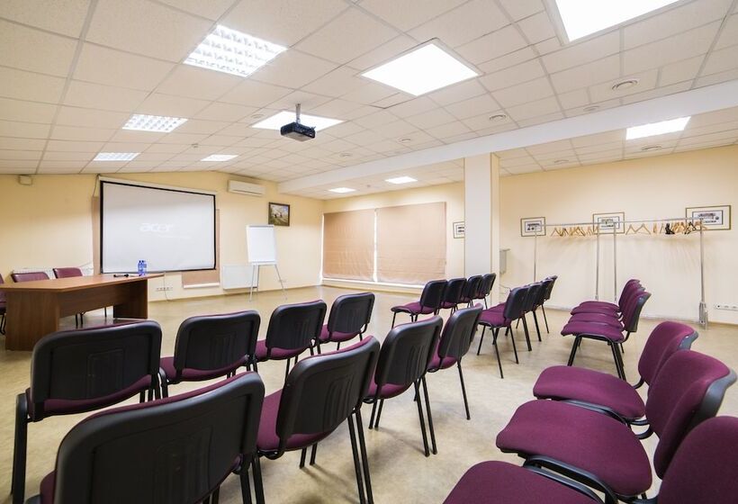 فندق Optima Dworzec Lviv