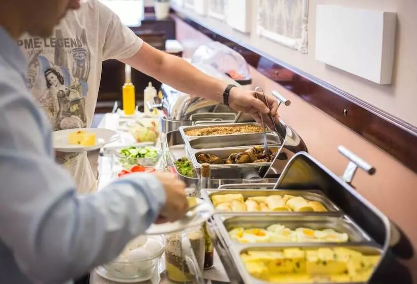 هتل Optima Dworzec Lviv