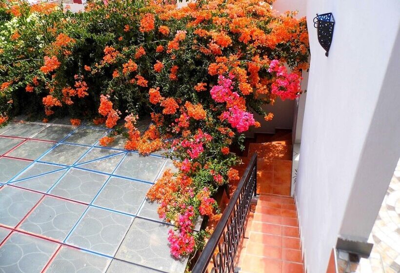 Отель Riad Marlinea