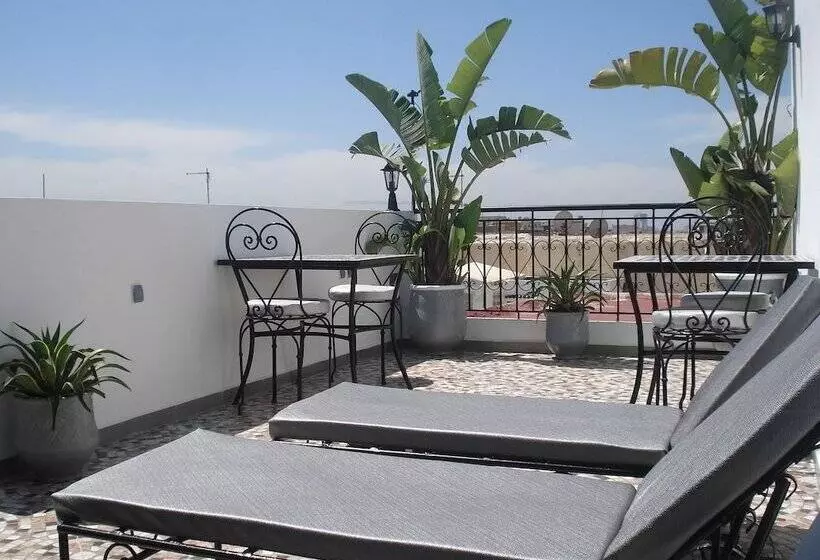 هتل Riad Marlinea