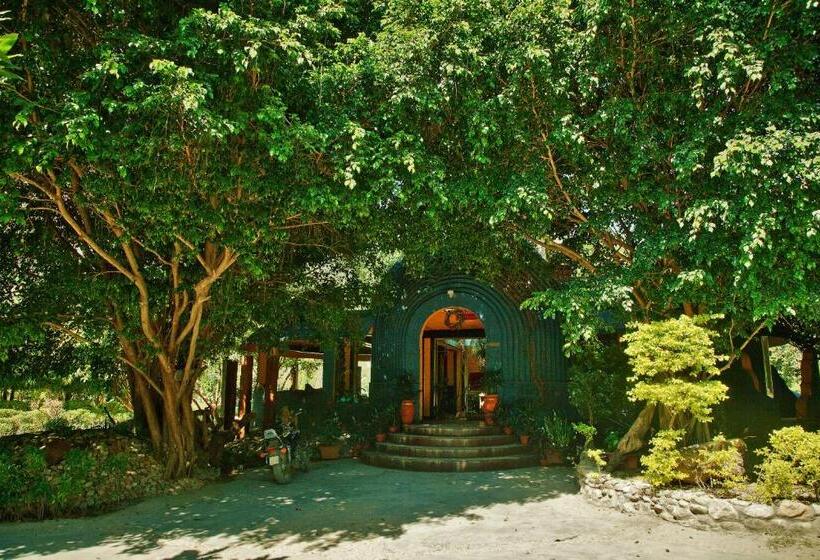 Отель The Solluna Resort