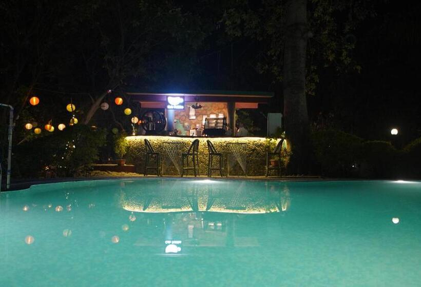 Отель The Solluna Resort