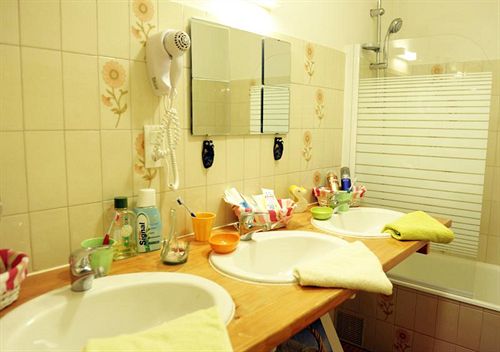 Maison d'Hotes Joliot Curie Bed & Breakfast