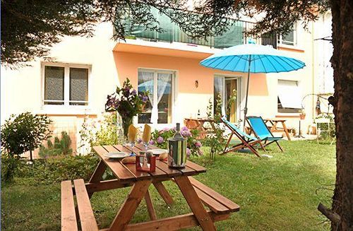 Maison d'Hotes Joliot Curie Bed & Breakfast