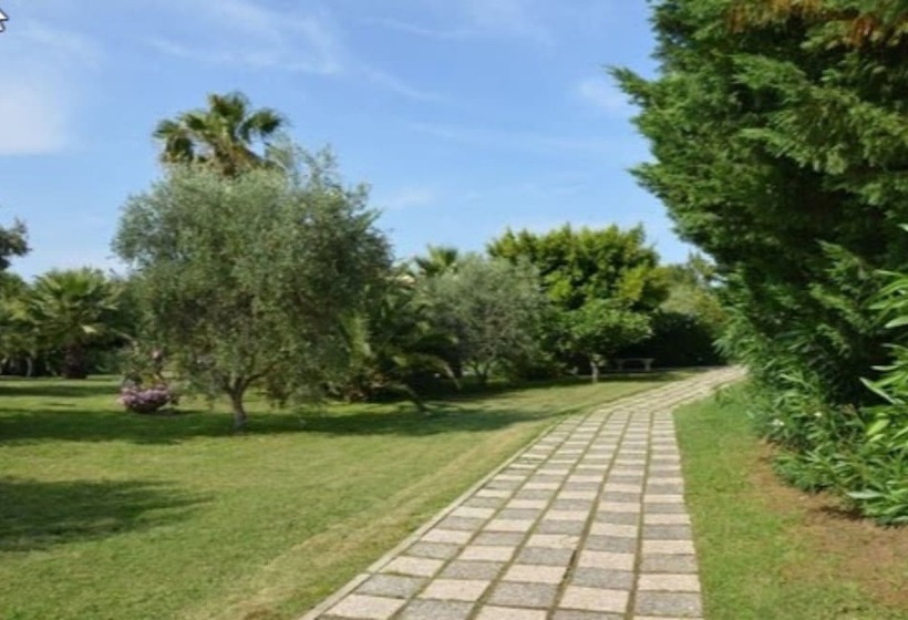 בית מלון כפרי Akiris