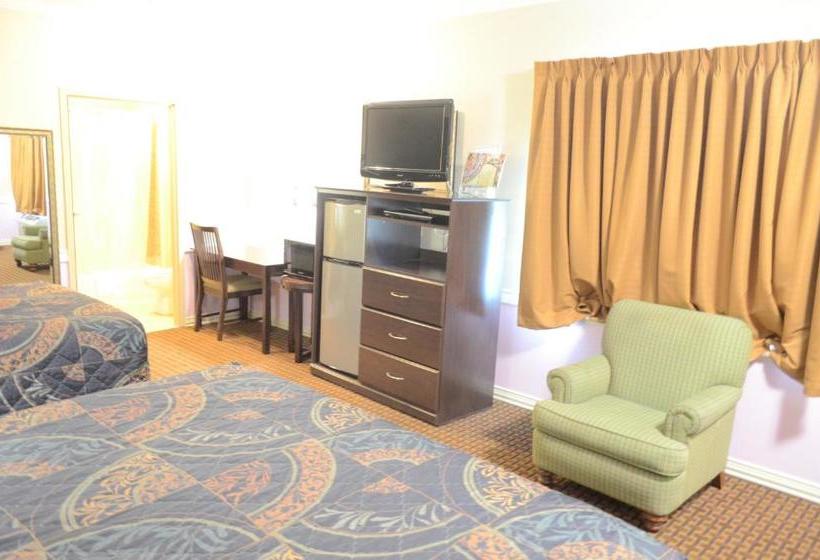 هتل Budget Host Inn & Suites