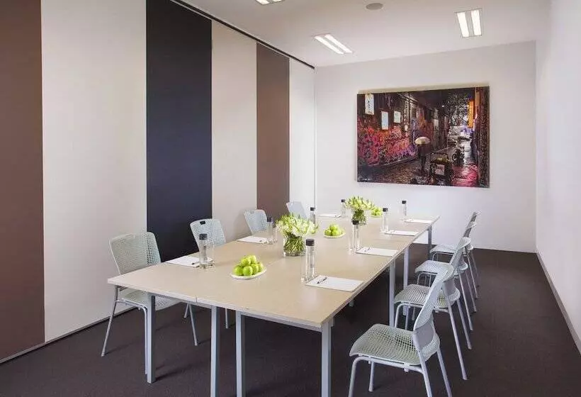 Hotel Citadines On Bourke Melbourne