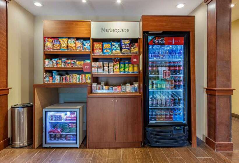 فندق Comfort Suites Grand Rapids North