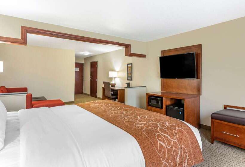 فندق Comfort Suites Grand Rapids North