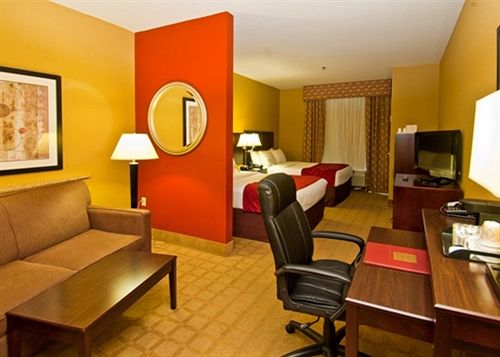 Отель Comfort Suites Tupelo