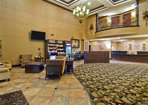 Отель Comfort Suites Tupelo