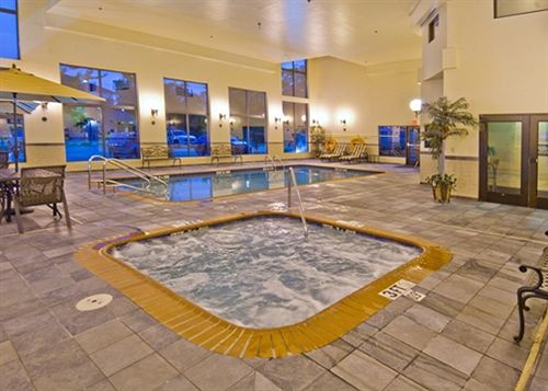 Отель Comfort Suites Tupelo