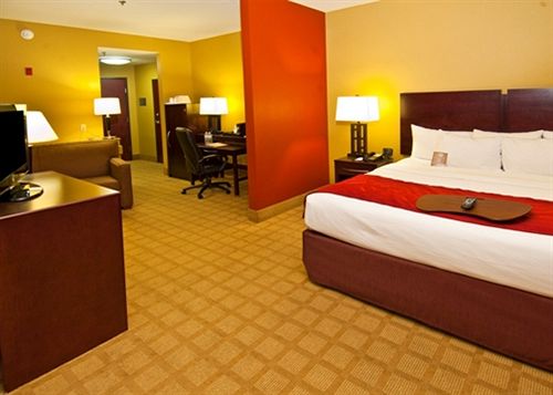 Отель Comfort Suites Tupelo