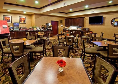 Отель Comfort Suites Tupelo