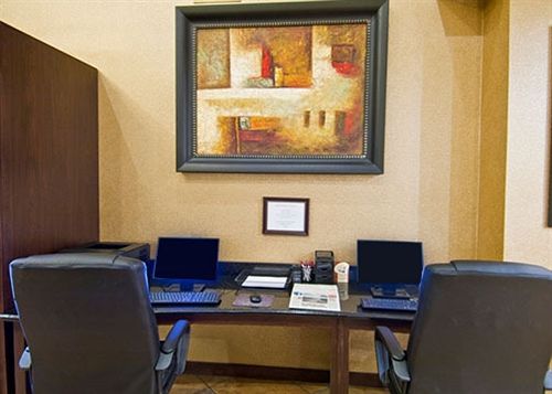 Отель Comfort Suites Tupelo