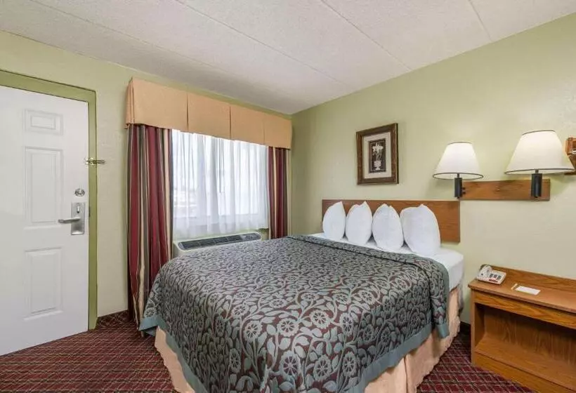 هتل Days Inn & Suites By Wyndham Springfield On I44
