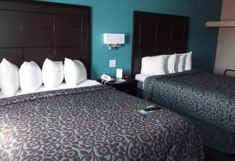 هتل Days Inn & Suites By Wyndham Springfield On I44