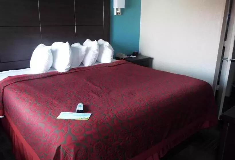 هتل Days Inn & Suites By Wyndham Springfield On I44