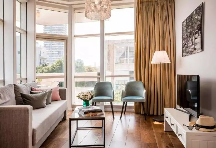 ホテル Dizengoff Suites