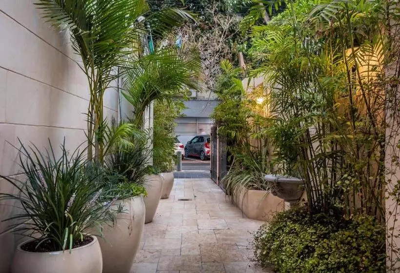 ホテル Dizengoff Suites