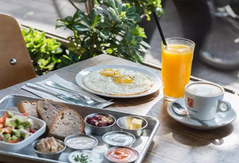 ホテル Dizengoff Suites