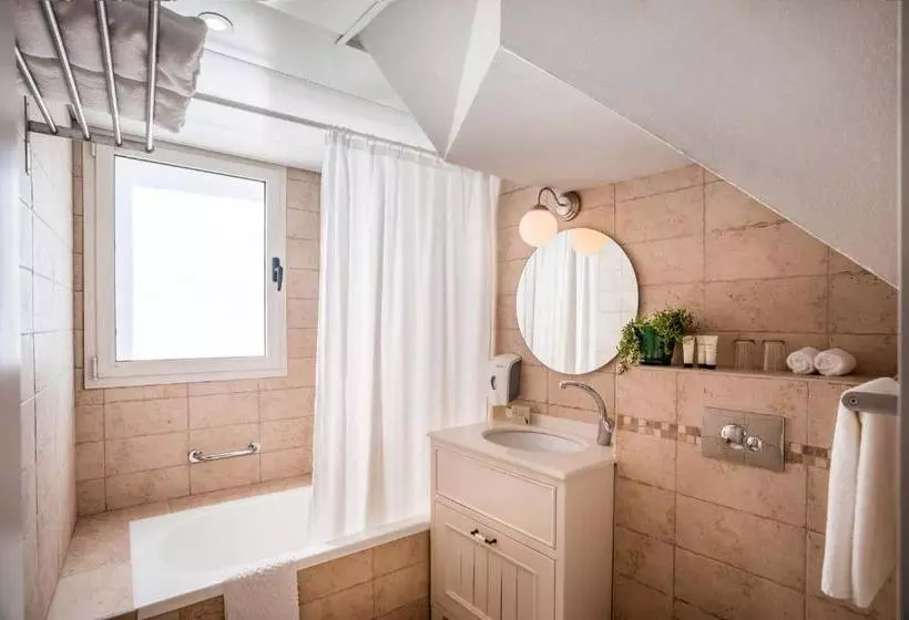 ホテル Dizengoff Suites