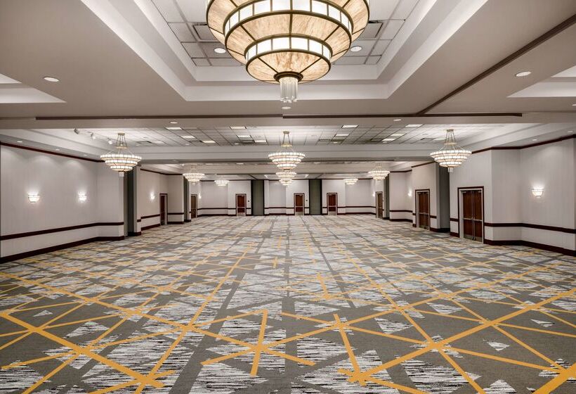 فندق Embassy Suites By Hilton Portland Airport