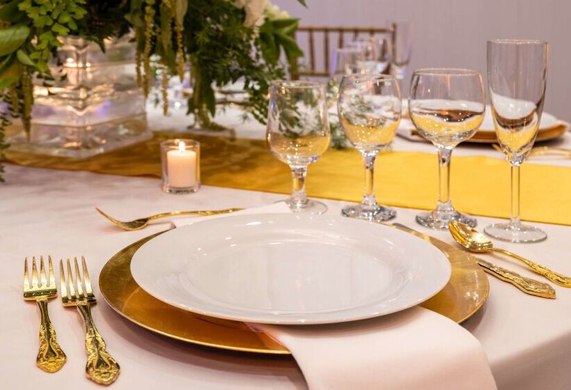 فندق Embassy Suites By Hilton Portland Airport