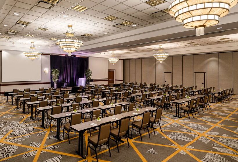 فندق Embassy Suites By Hilton Portland Airport