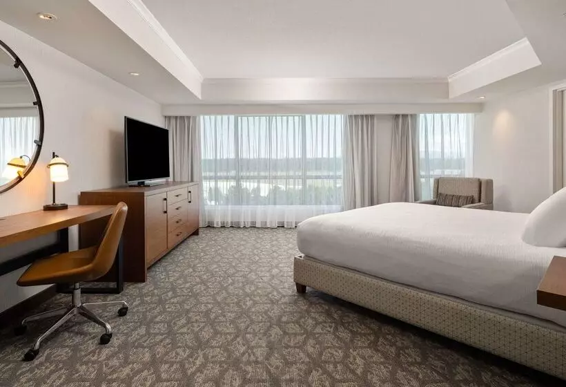 هتل Embassy Suites By Hilton Portland Airport