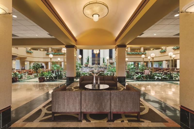 فندق Embassy Suites By Hilton Portland Airport