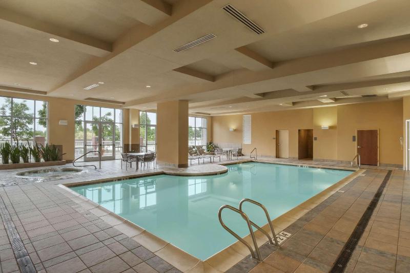 فندق Embassy Suites By Hilton Portland Airport