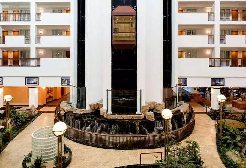 هتل Embassy Suites By Hilton Portland Airport
