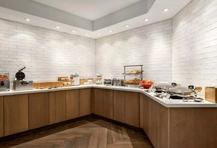 هتل Fairfield Inn Erie Millcreek Mall