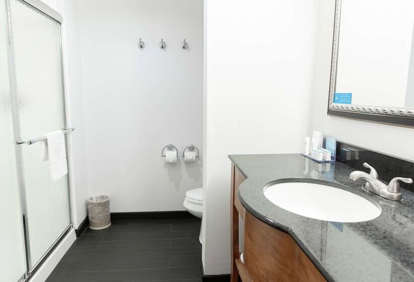 فندق Hampton Inn & Suites Chesapeake Square Mall