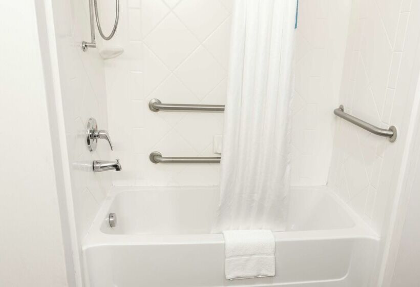 فندق Hampton Inn & Suites Chesapeake Square Mall