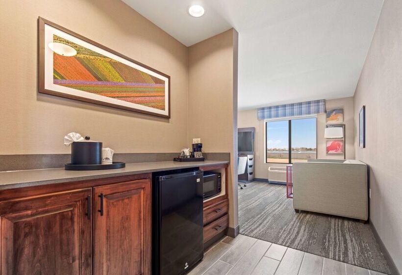 בית מלון כפרי Hampton Inn & Suites Greeley