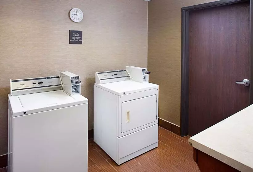 هتل Hampton Inn & Suites Palmdale