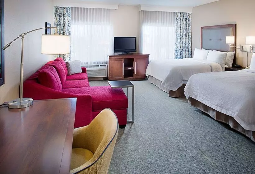 هتل Hampton Inn & Suites Palmdale